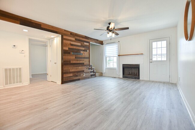 Foto del edificio - Pet Friendly Three Bedroom!