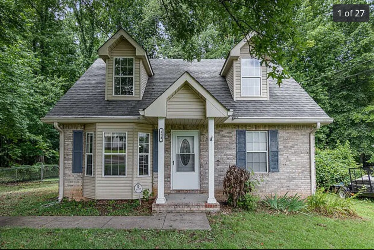 Primary Photo - 574 Garnet Dr