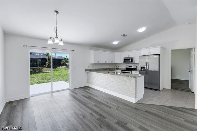 Foto del edificio - 626 NW 2nd Ln