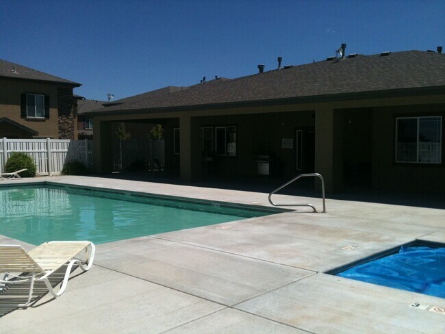 Piscina - 1177 Northfield Rd