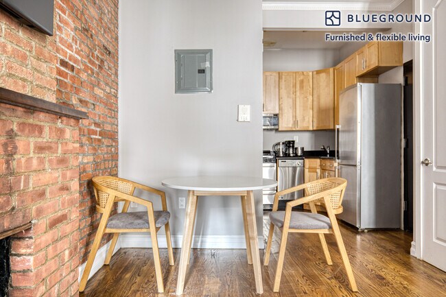 Foto del edificio - 566 Hudson St