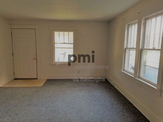 Foto del edificio - 2143 E Wood St