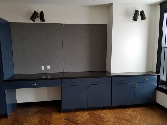 Building Photo - 6568 Woodward Ave