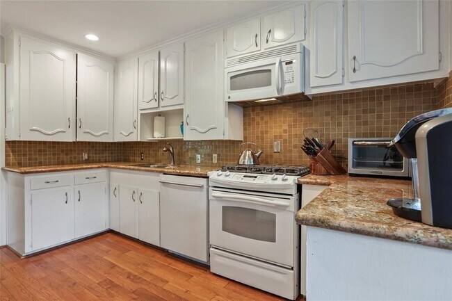 Building Photo - 1517 Ronson Rd