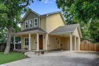 Building Photo - 1103 Farm St