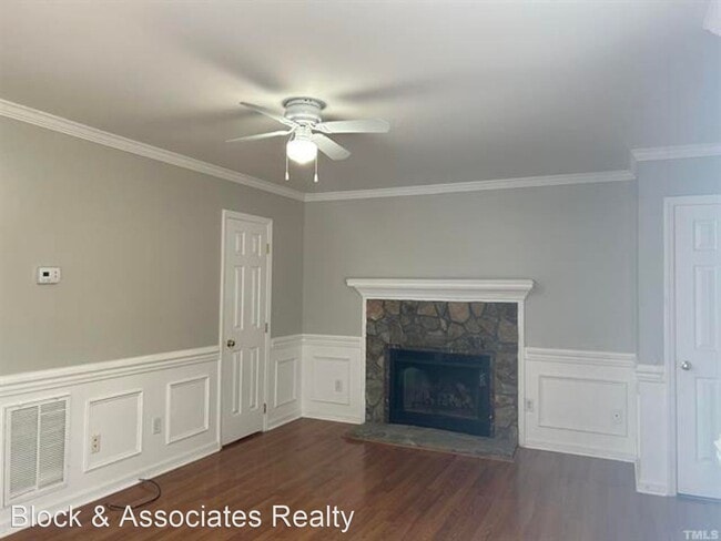 Building Photo - 3 br, 2.5 bath House - 8037 Perry Creek Road