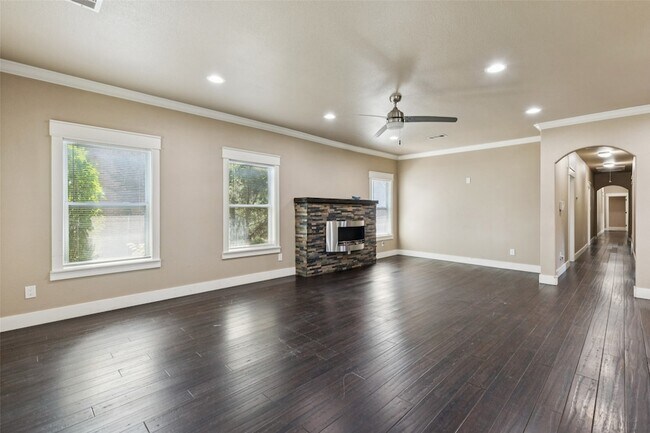 Foto del edificio - 5628 Goodwin Ave