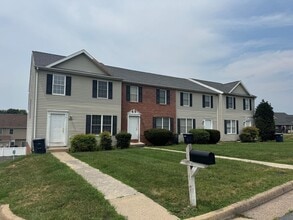 Building Photo - 1058 Oriole Ln