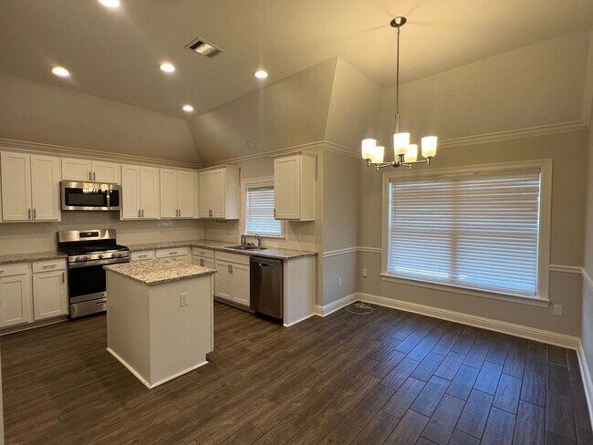 Foto del edificio - Like New Construction in Woodford Bend of ...
