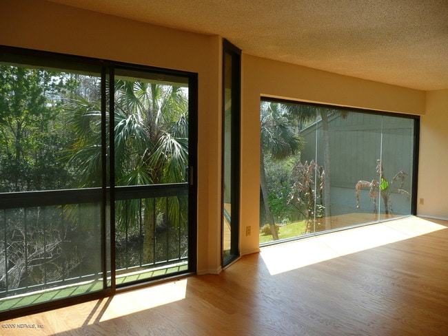 Building Photo - 8711 Como Lake Dr