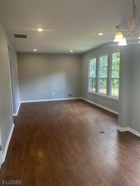 Foto del edificio - 246 Winding Hill Dr