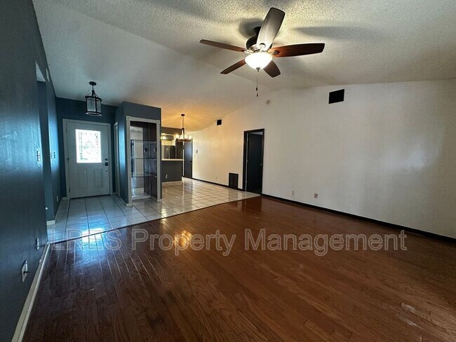 Foto del edificio - 555 Glen Haven Dr