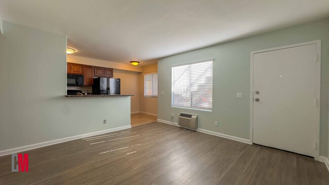 Interior Photo - 4516-4540 60th Street