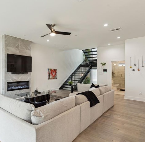 Foto del edificio - 422 W 9th St