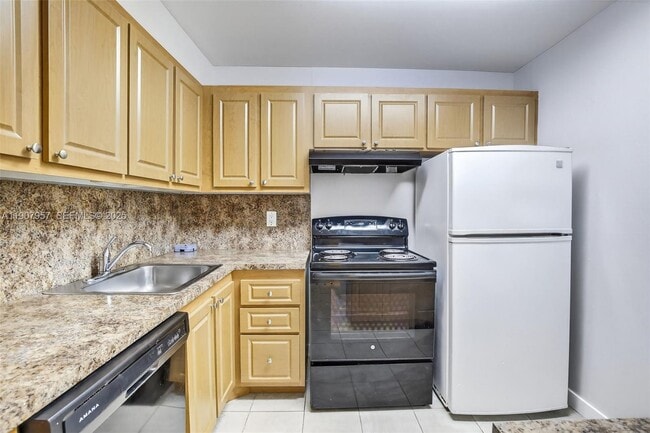 Building Photo - 6500 Cypress Rd