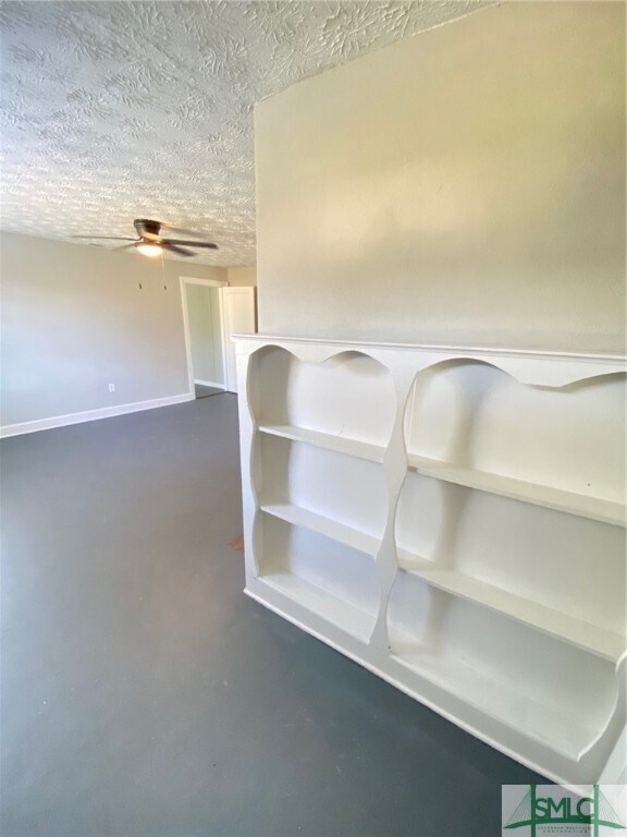 Foto del edificio - 57 Rommel Ave