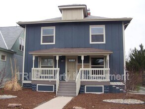 Building Photo - 1221 10th St