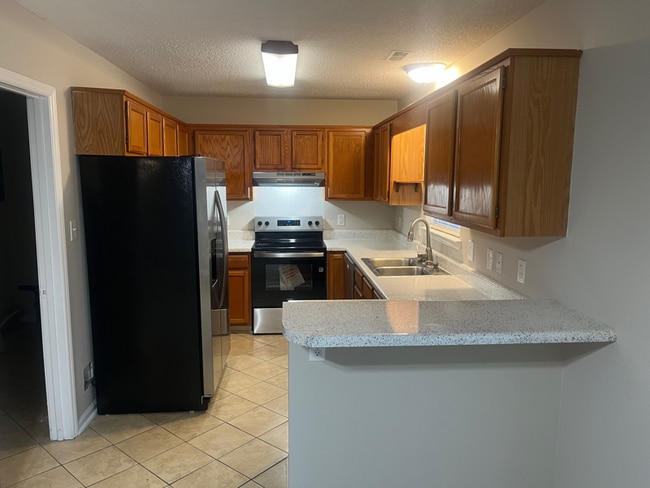 Building Photo - 7904 Glencannon Dr