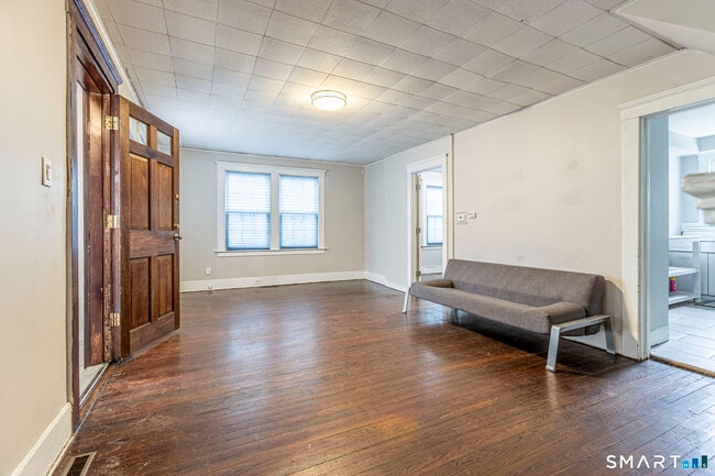 Building Photo - 941 1st Ave