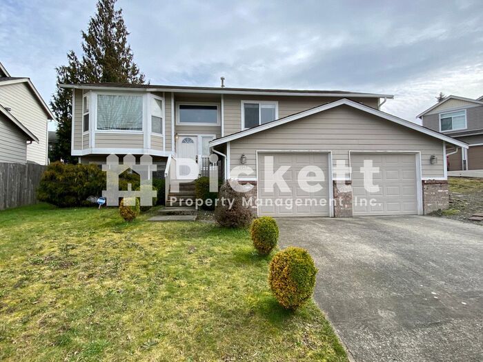 Spacious Port Orchard 3 Bed House for Rent in Port Orchard, WA