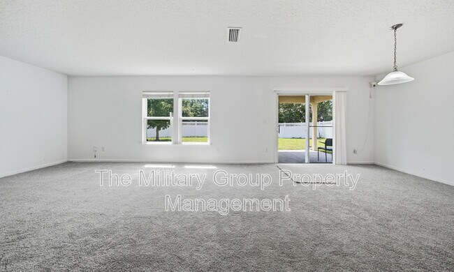 Foto del edificio - 391 Hepburn Rd