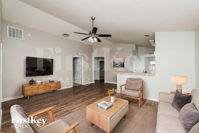 Building Photo - 11133 Lakeside Vista Dr