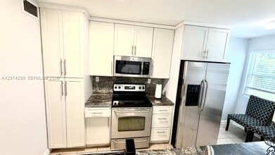 Building Photo - 4609 NW 97th Ct