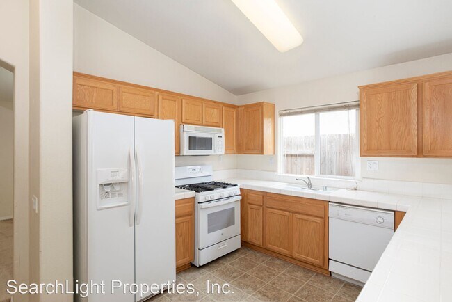 Building Photo - 4 br, 2 bath House - 2221 Riverton Dr.