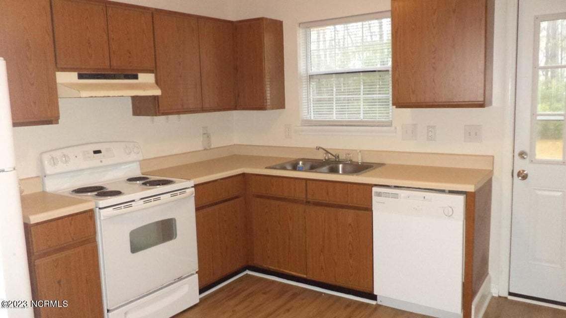 Building Photo - 212 Live Oak Ct