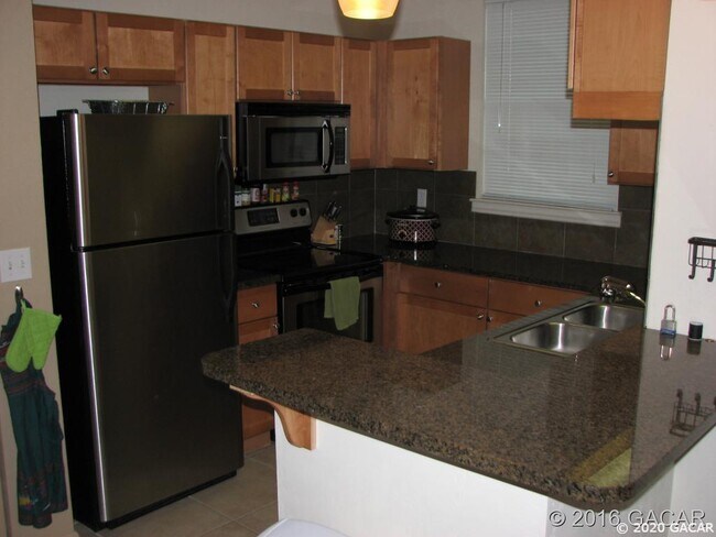 Foto del edificio - 3027 SW Archer Rd