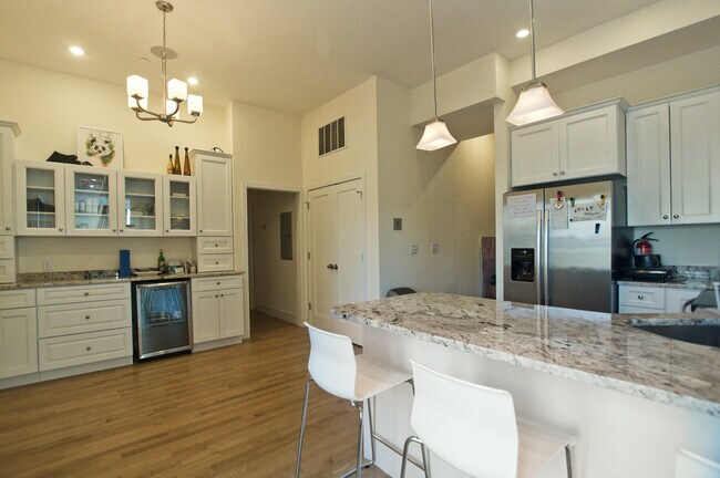 Foto del edificio - 843 Beacon St