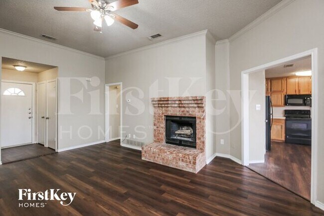 Foto del edificio - 901 Meadow Cir N