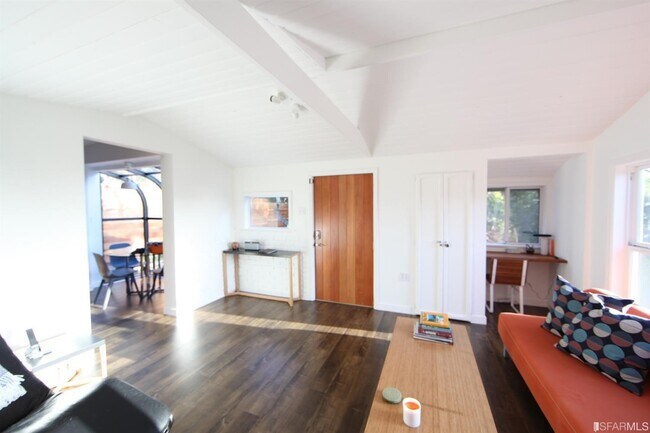 Building Photo - 96 Corona Way