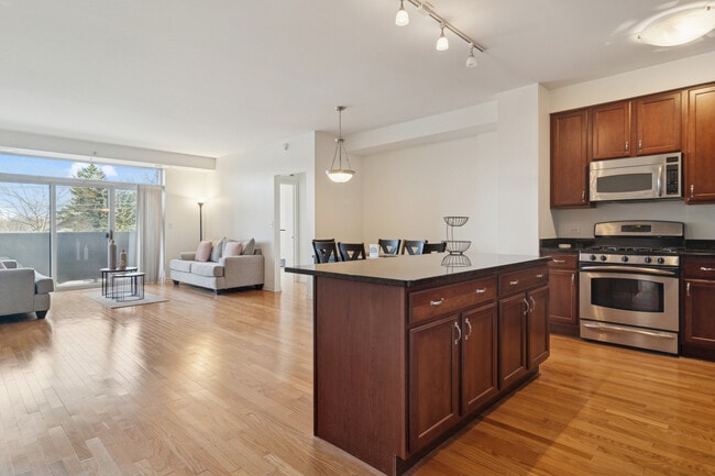 Building Photo - 77 N Quentin Rd