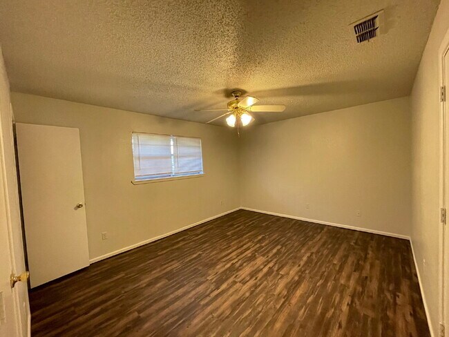 Building Photo - Updated South Lubbock Duplex — Spacious 2BD/1.5BA with Private Yard & Modern Finishes