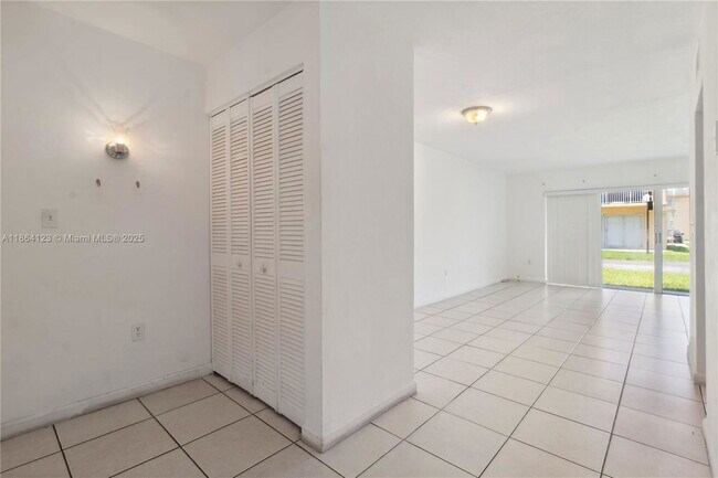 Building Photo - 7430 SW 82nd St