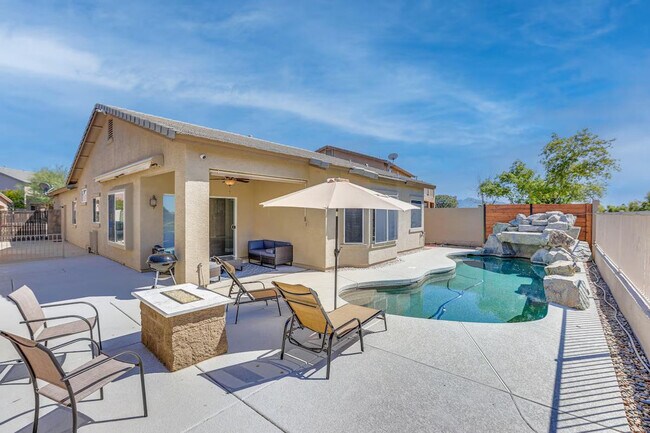 Building Photo - 11882 W Washington St