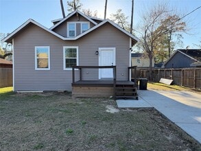 Building Photo - 17507 Wild Oak Dr