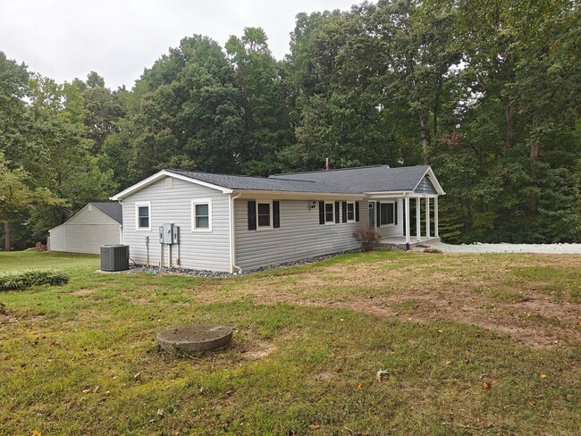 Building Photo - 2561 Mountain View Rd