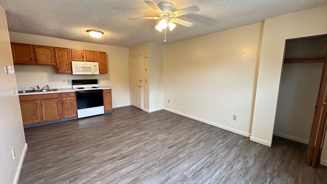 Building Photo - 3736 Carman Rd