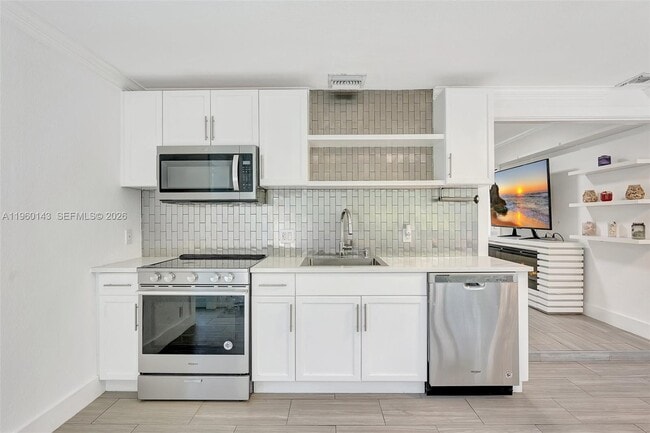 Foto del edificio - 701 NE 8th St