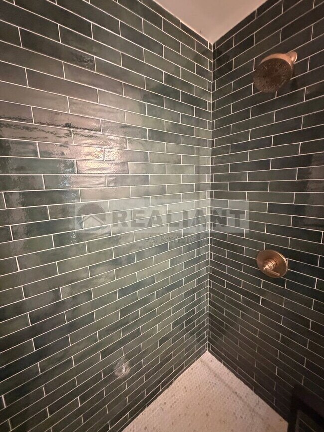 Foto del edificio - 416 Quail Run Rd