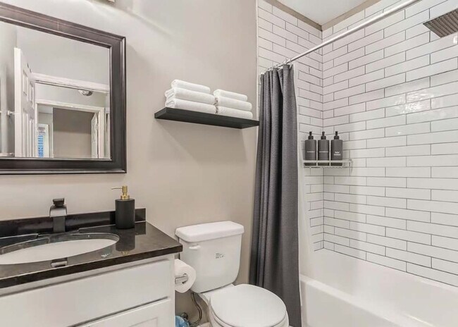 Foto del edificio - 2424 Lyndale Ave S