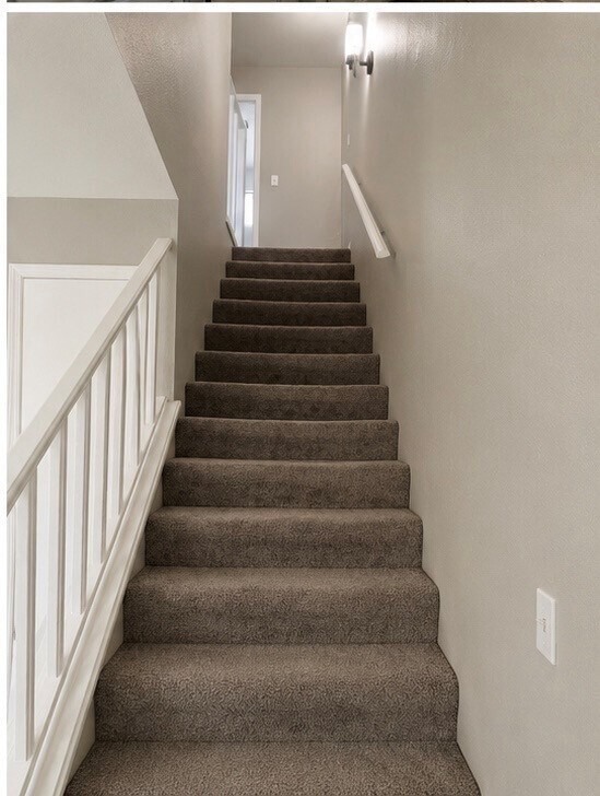 Foto del edificio - 361 N Capitola Ct