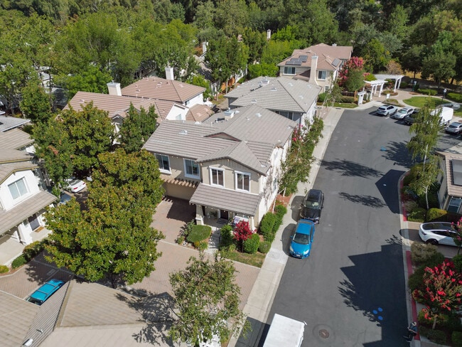 Building Photo - 5884 Cedarwood Cmn