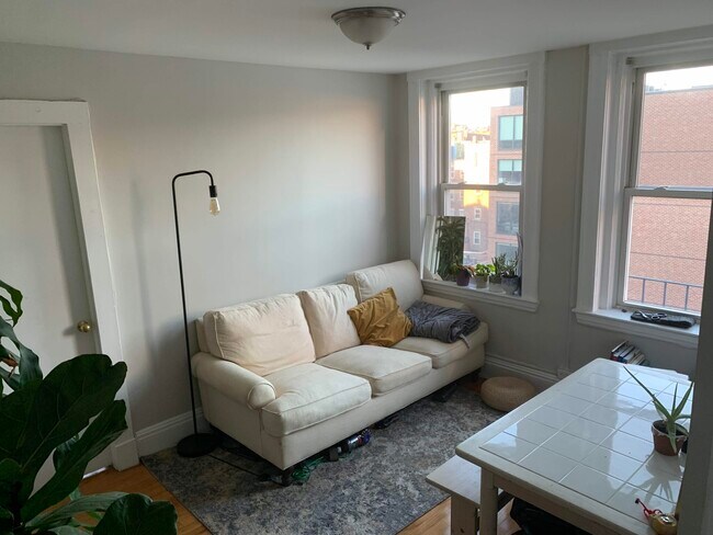 Foto del edificio - 224 Hanover St