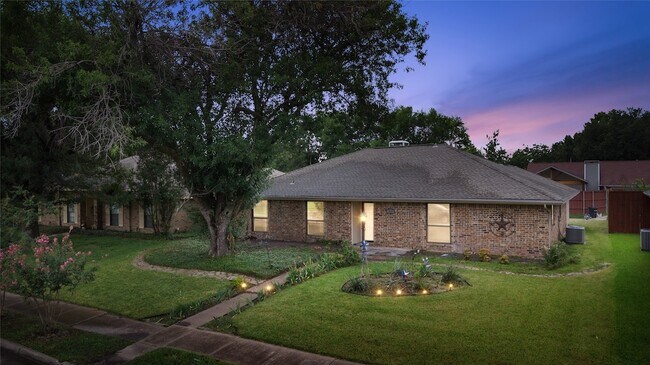 Foto del edificio - 1637 Stroud Ln