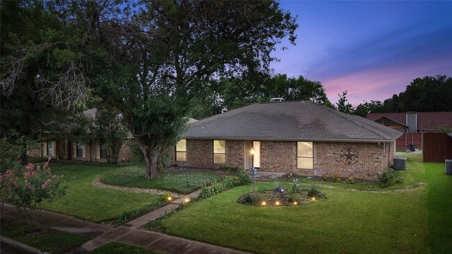 Photo - 1637 Stroud Ln House