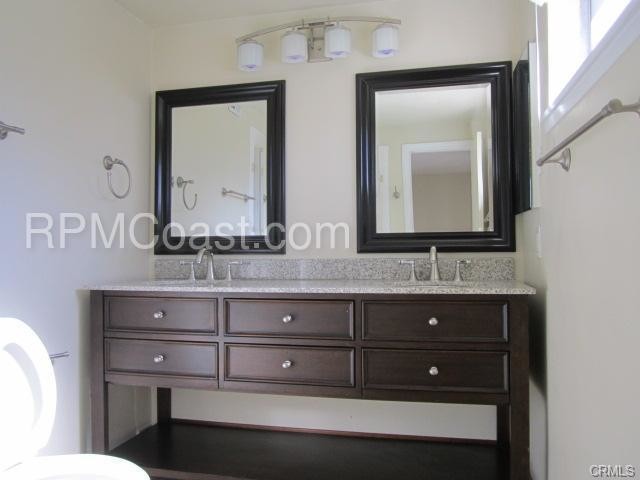 Building Photo - College Park community of Irvine 3 bed 2 bath