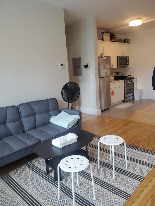 Primary Photo - Gardner St Allston - 2bed / 1bath - No Fee...